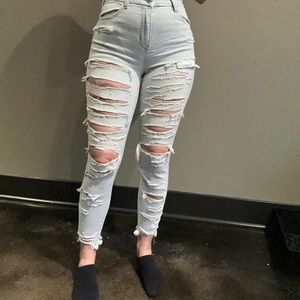 American Eagle Cropped Distressed Skinny Jean